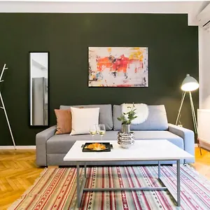 https://the-sunny-homelike-central-apartment.bucharesthotelsnow.com